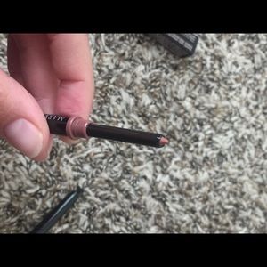 Nude lip liner- Mary Kay